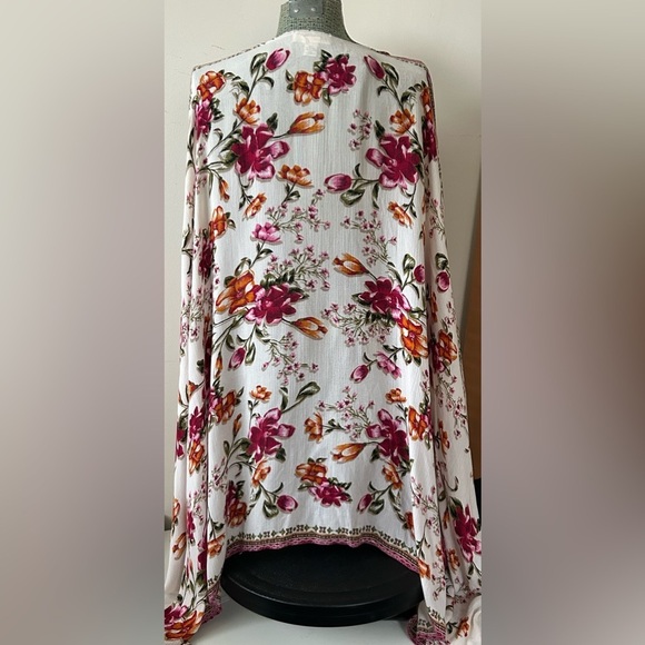GORGEOUS FOREVER 21 FLORAL KIMONO XL/1X BEAUTIFUL PRINT,GENEROUS CUT, BOHO VIBES - Picture 5 of 6